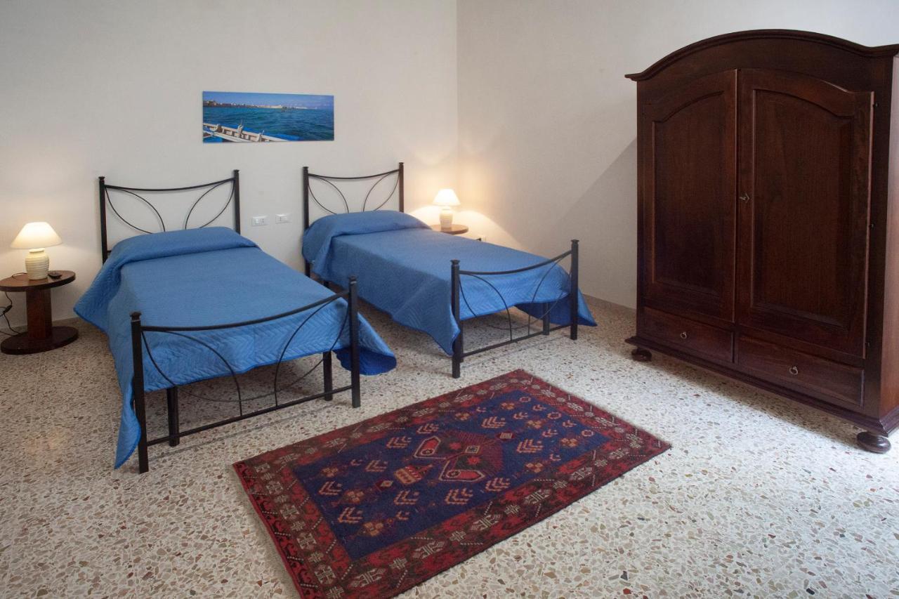 Case Vacanze "Residenze Trapanesi" Трапани Екстериор снимка