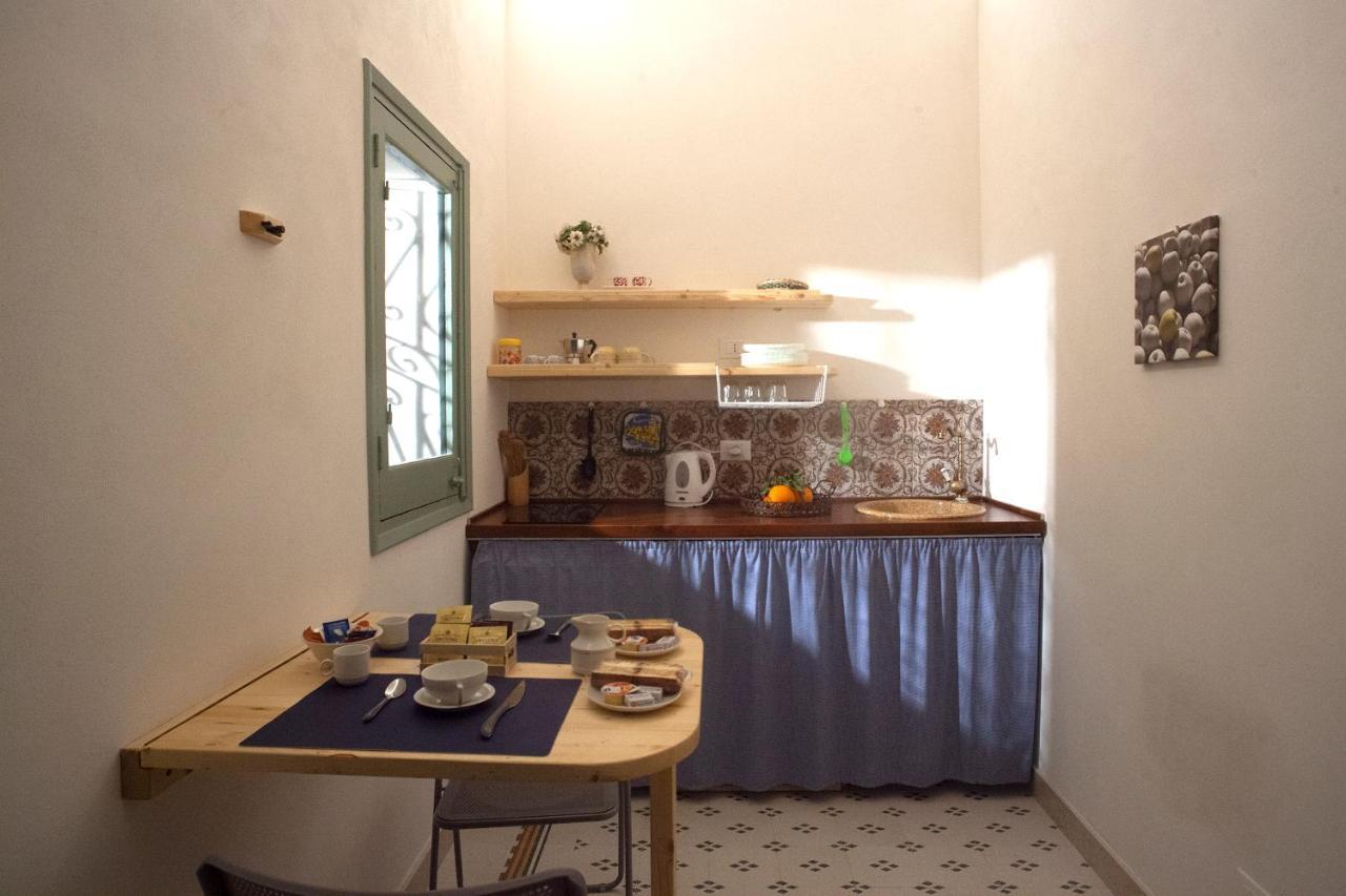 Case Vacanze "Residenze Trapanesi" Трапани Екстериор снимка