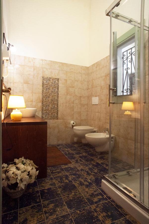 Case Vacanze "Residenze Trapanesi" Трапани Екстериор снимка
